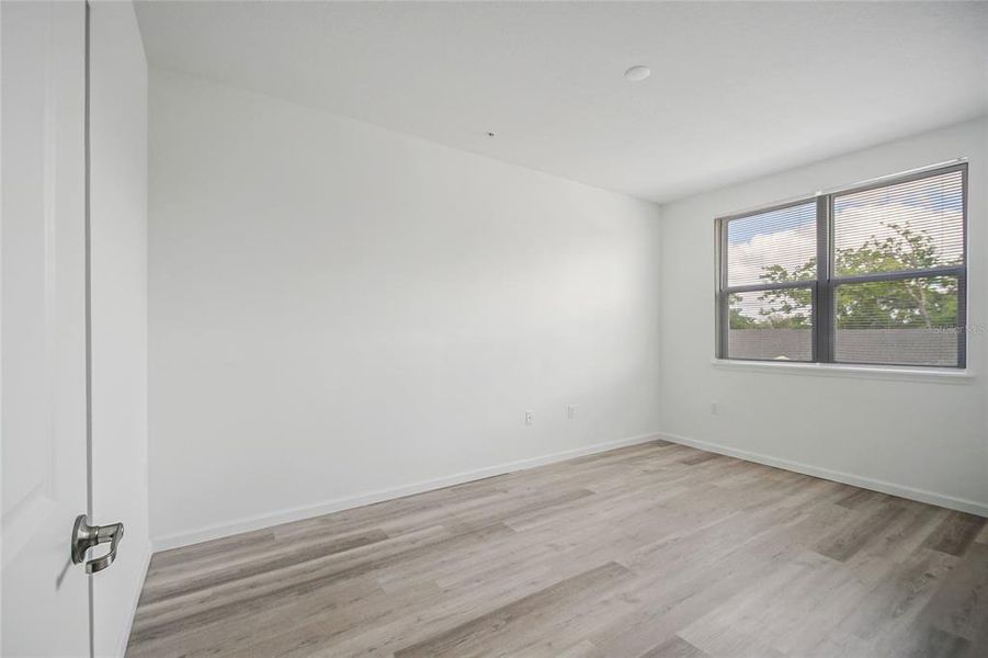 Spacious, unfurnished interior of a new home in , Orlando (Image 29).