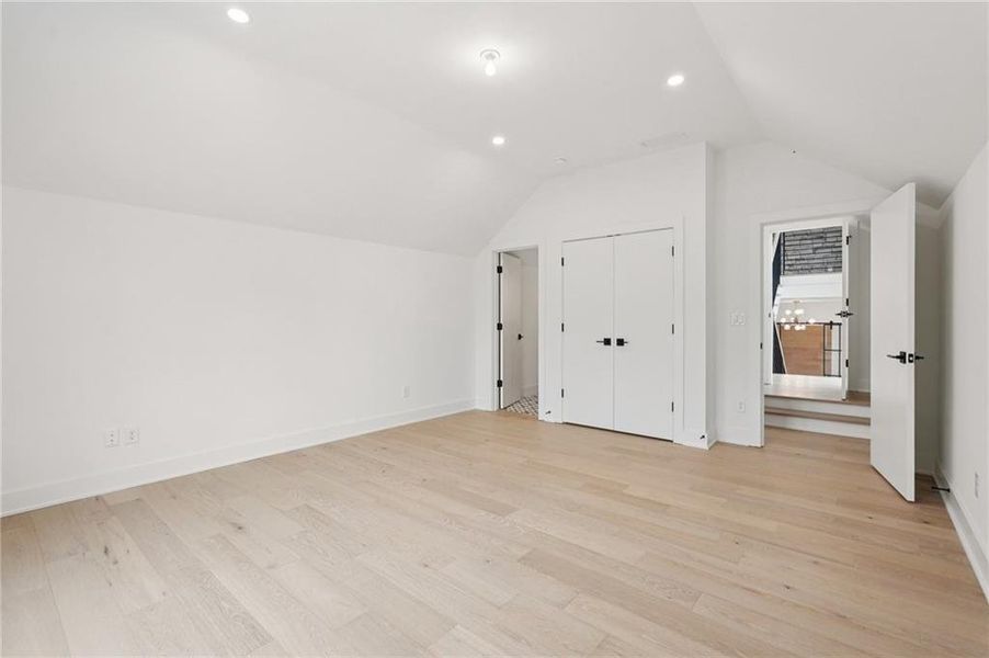 Spacious, unfurnished interior of a new home in , Roswell (Image 78).