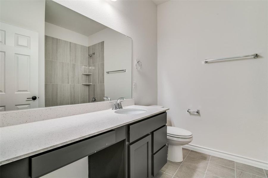 Furnished interior view inside a new home in Cottonwood Creek, Seagoville (Image 4).