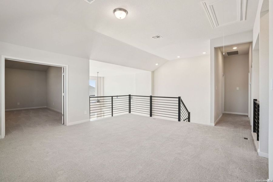 Spacious, unfurnished interior of a new home in Carmel Ranch, Schertz (Image 23).