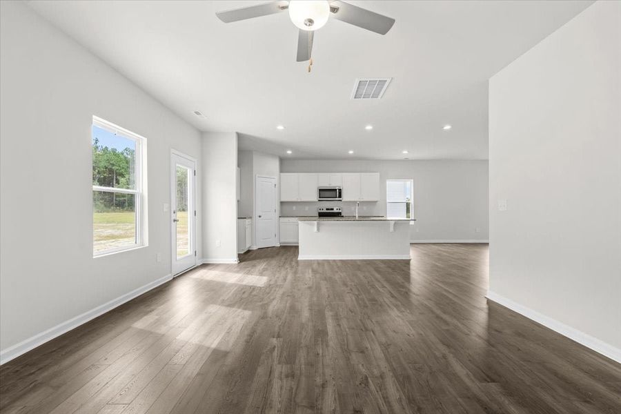 4br New Home in Aberdeen, NC.  - Slide 8