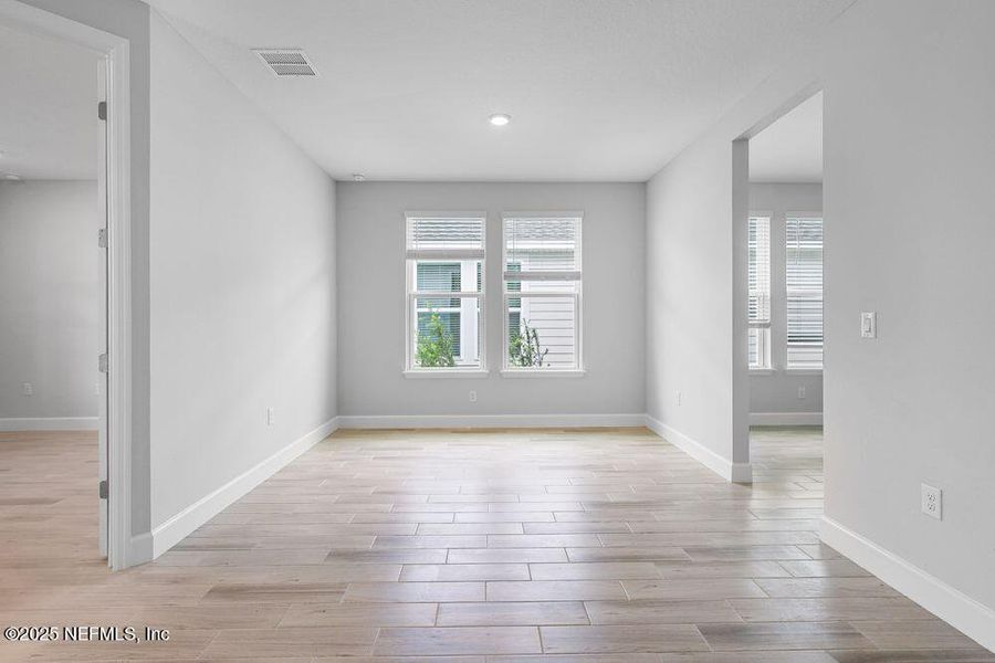 Spacious, unfurnished interior of a new home in Colbert Landings, Palm Coast (Image 14).