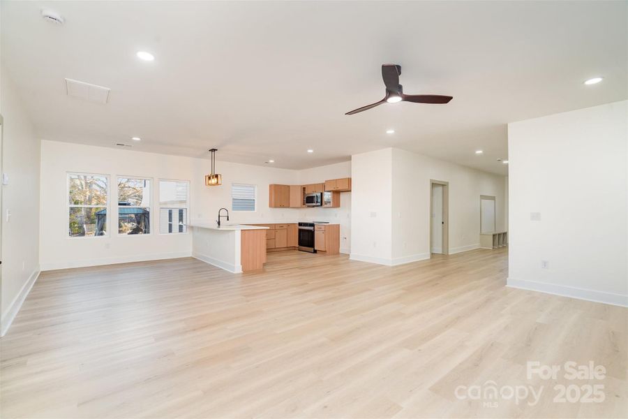 Spacious, unfurnished interior of a new home in , Shelby (Image 11).