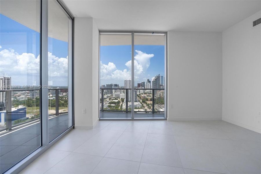 Spacious, unfurnished interior of a new home in , Miami (Image 31).