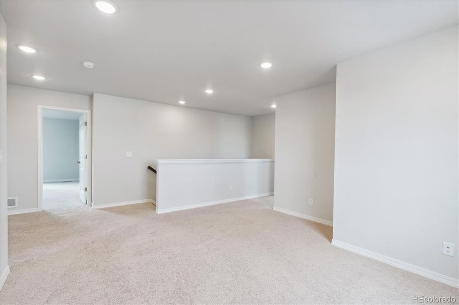Spacious, unfurnished interior of a new home in Bradley Heights, Colorado Springs (Image 16).