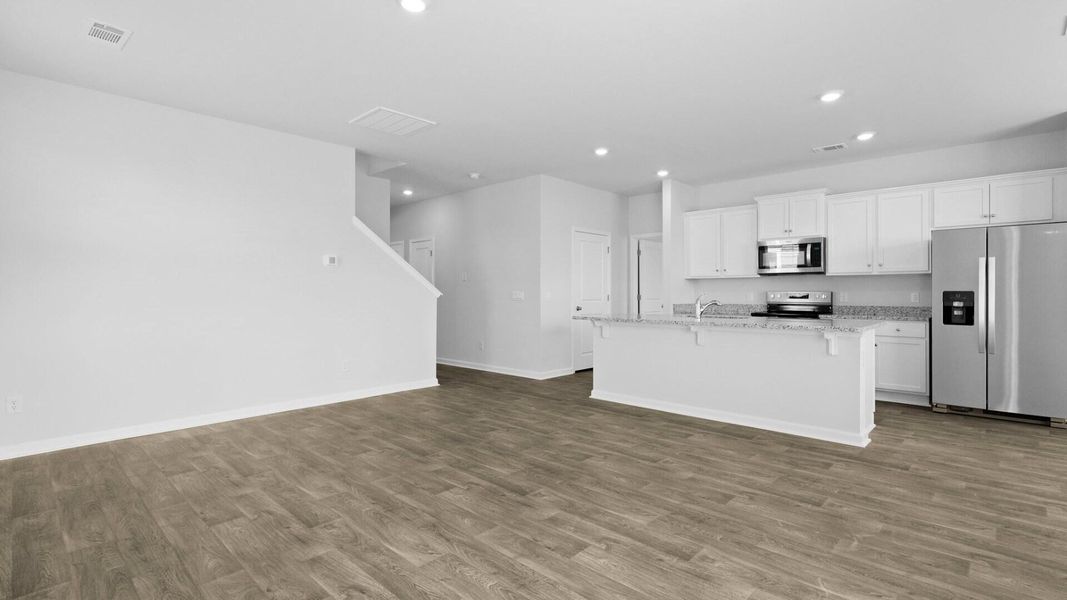 Spacious, unfurnished interior of a new home in Lakeview at Kitfield, Moncks Corner (Image 16).