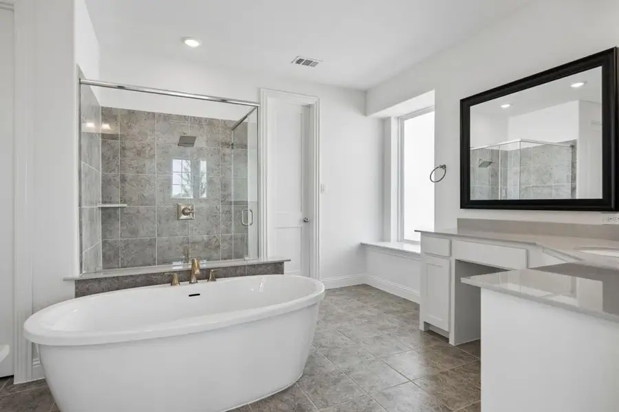 Furnished interior view inside a new home in Edgewater, Fate (Image 8).