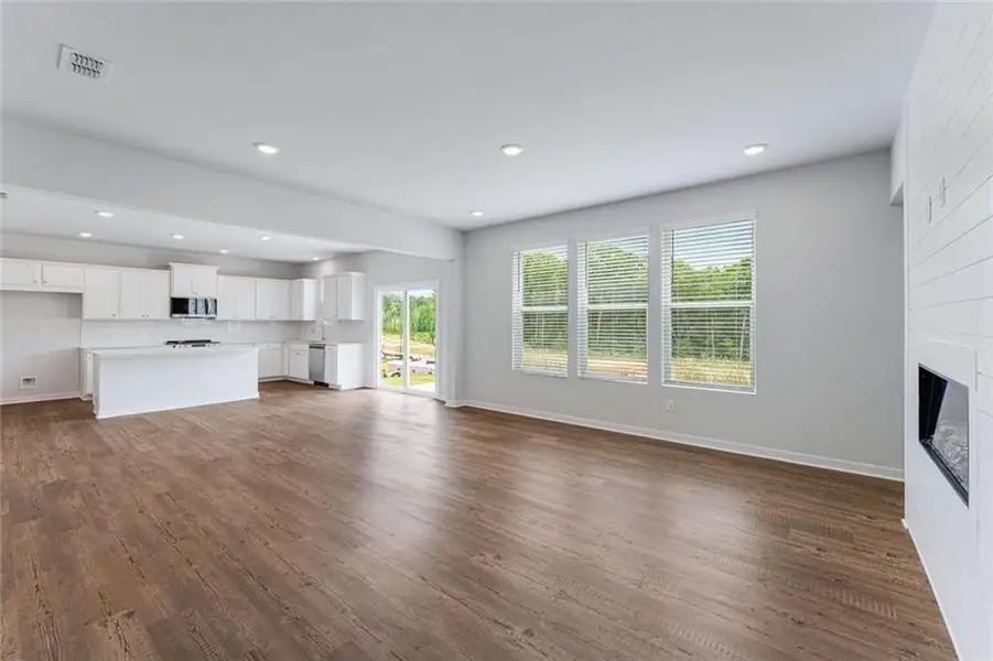 Spacious, unfurnished interior of a new home in Parkview Estates, South Fulton (Image 26).