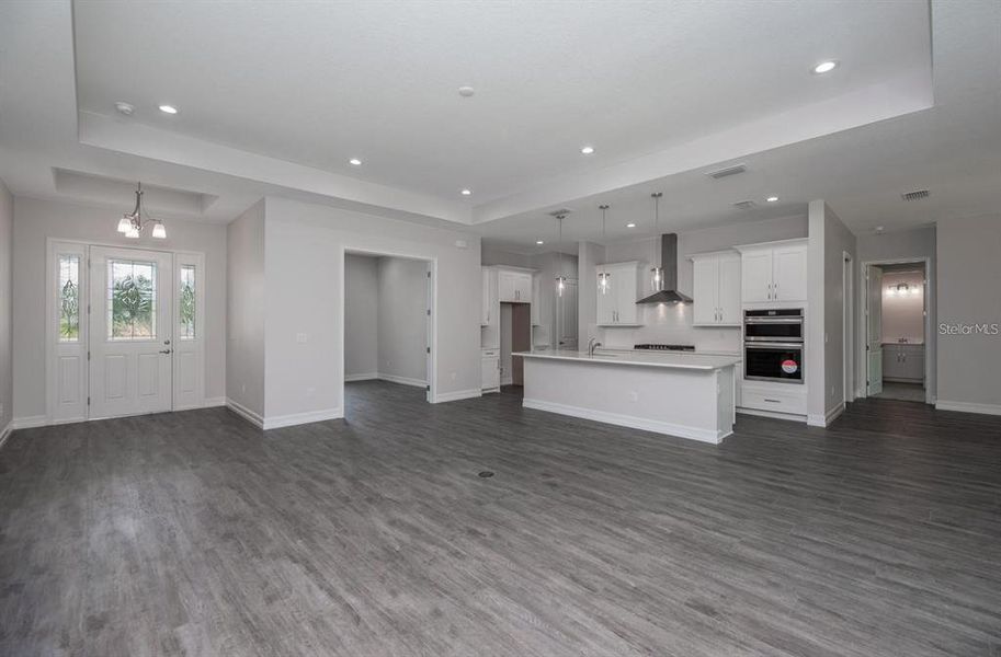 Spacious, unfurnished interior of a new home in Southern Hills Plantation, Brooksville (Image 18).