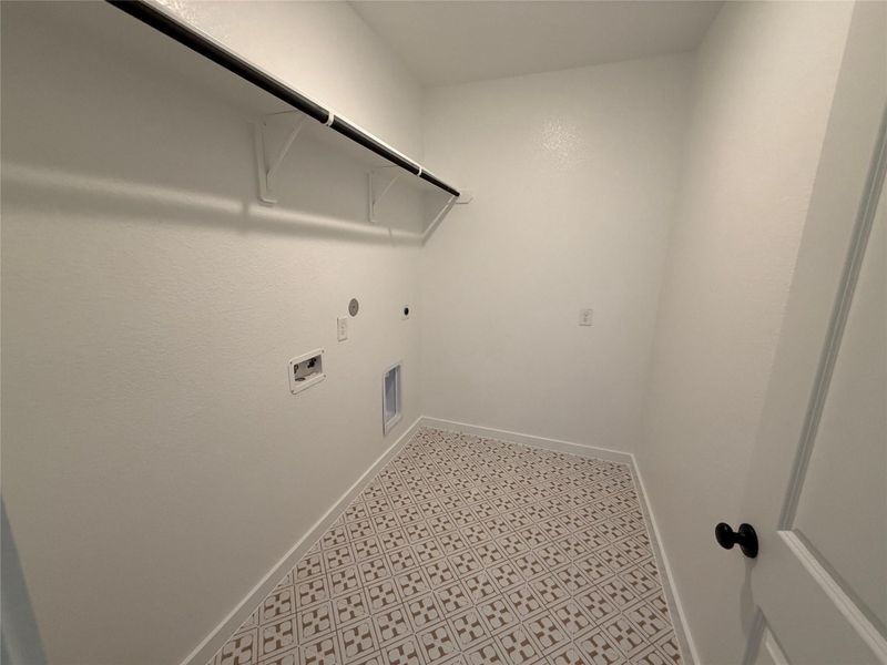 Spacious, unfurnished interior of a new home in Austin Point, Richmond (Image 18).