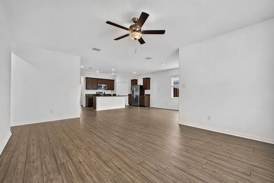 Spacious, unfurnished interior of a new home in River Ridge, Crandall (Image 18).