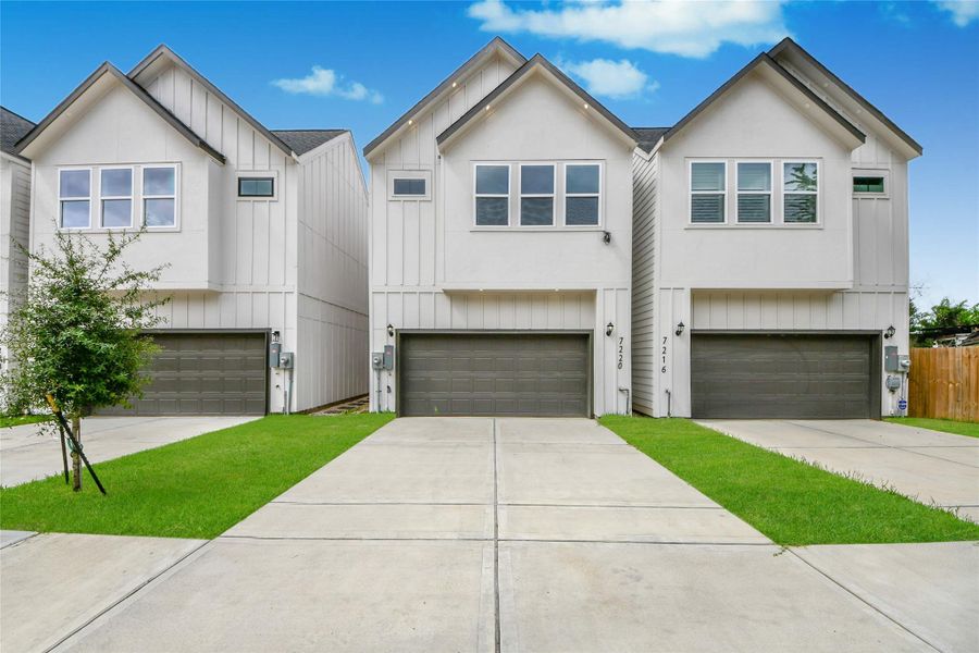 Front exterior of a new home in , Houston, TX, highlighting curb appeal (Image 21).