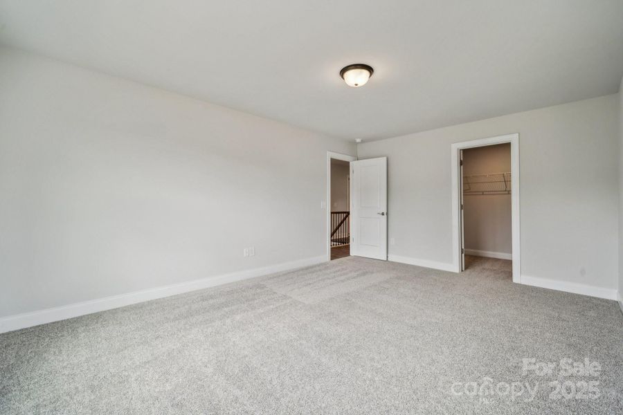 Spacious, unfurnished interior of a new home in Glenhurst, Matthews (Image 16).