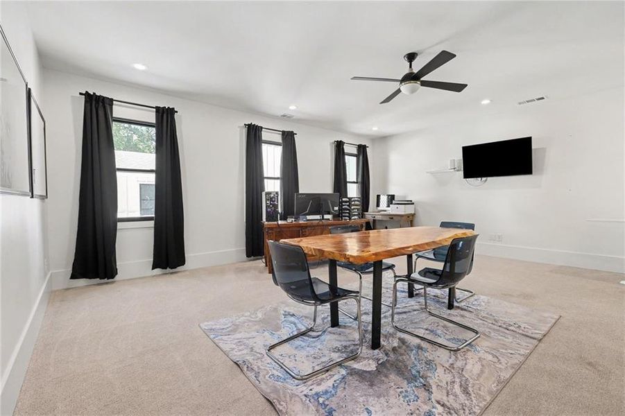 Furnished interior view inside a new home in , Alpharetta (Image 46).