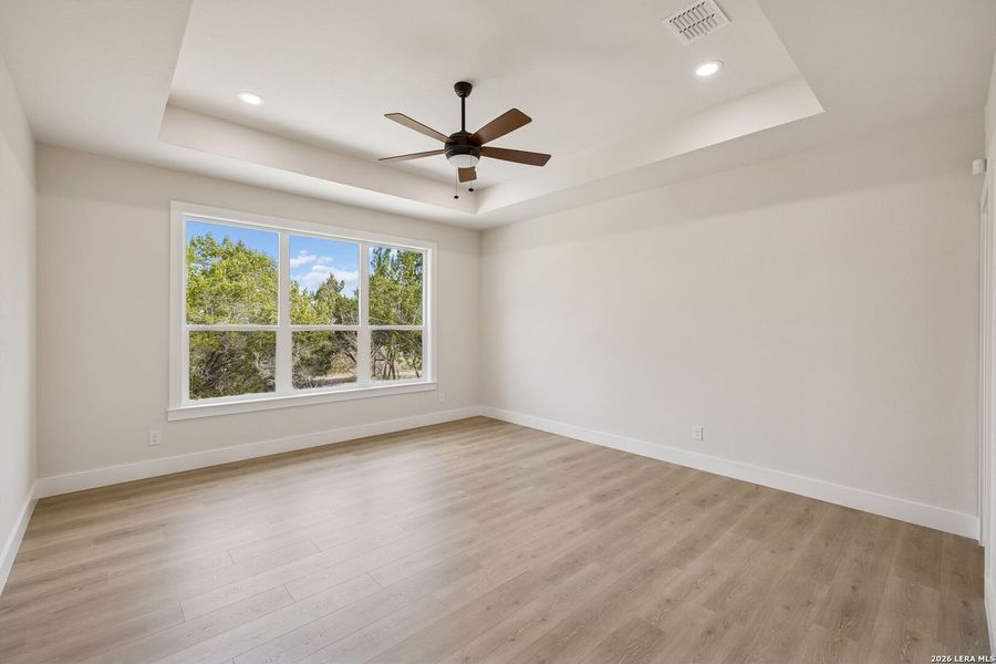 Spacious, unfurnished interior of a new home in , Fischer (Image 24).