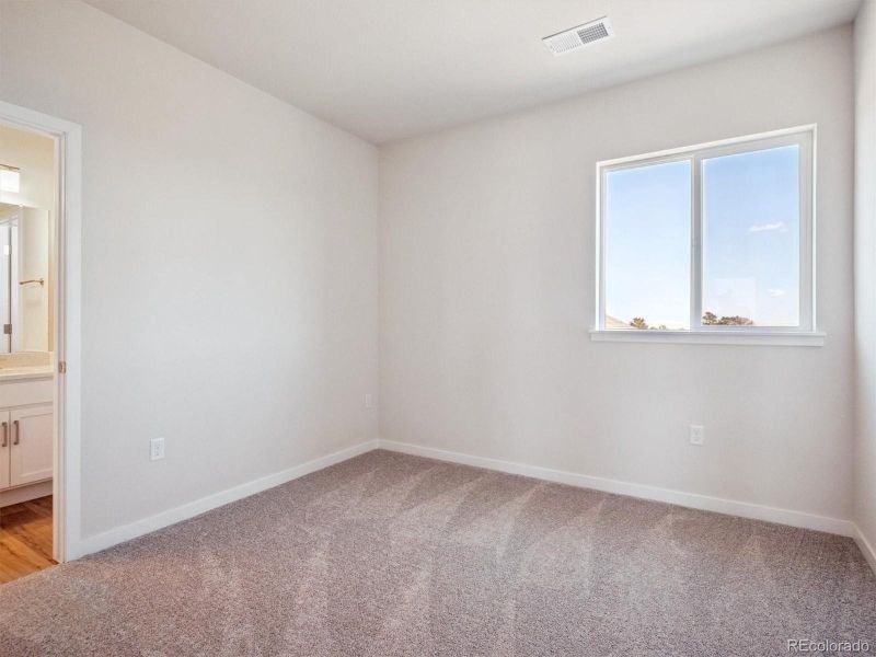 Spacious, unfurnished interior of a new home in Trails at Smoky Hill, Parker (Image 16).