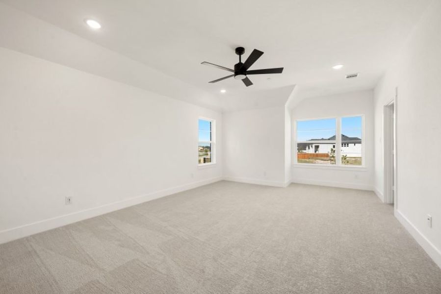 Spacious, unfurnished interior of a new home in Mosaic, Prosper (Image 28).