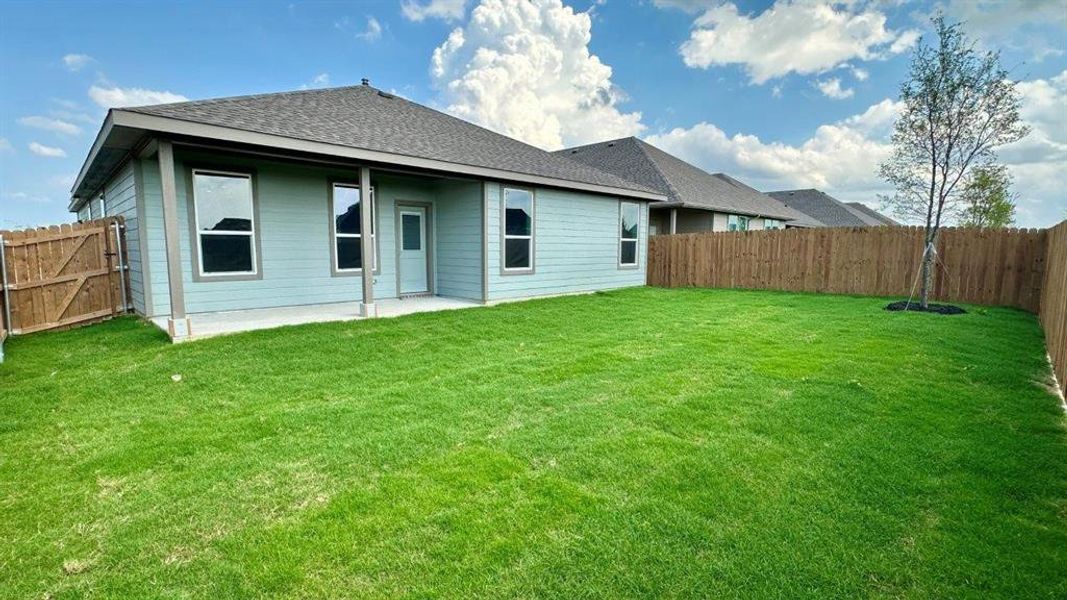Exterior details and patio area of a home in Rock Creek Ranch, Fort Worth (Image 2).