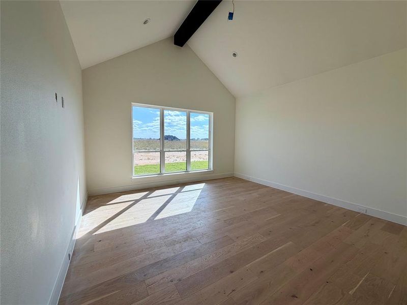 Spacious, unfurnished interior of a new home in , Waxahachie (Image 7).