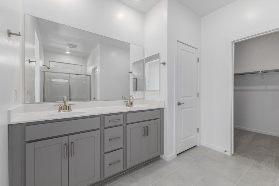 Furnished interior view inside a new home in Frontera, Surprise (Image 5).