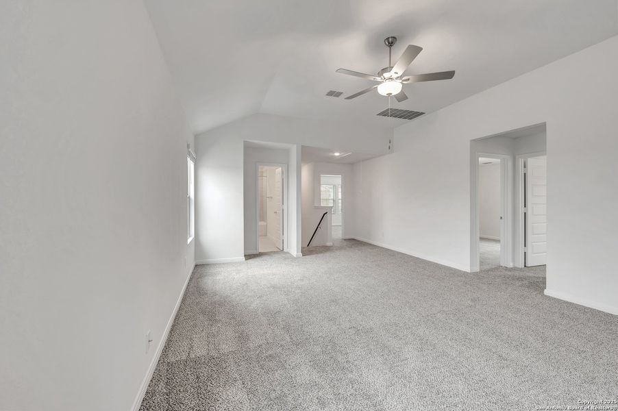Spacious, unfurnished interior of a new home in Paloma Park, Converse (Image 34).