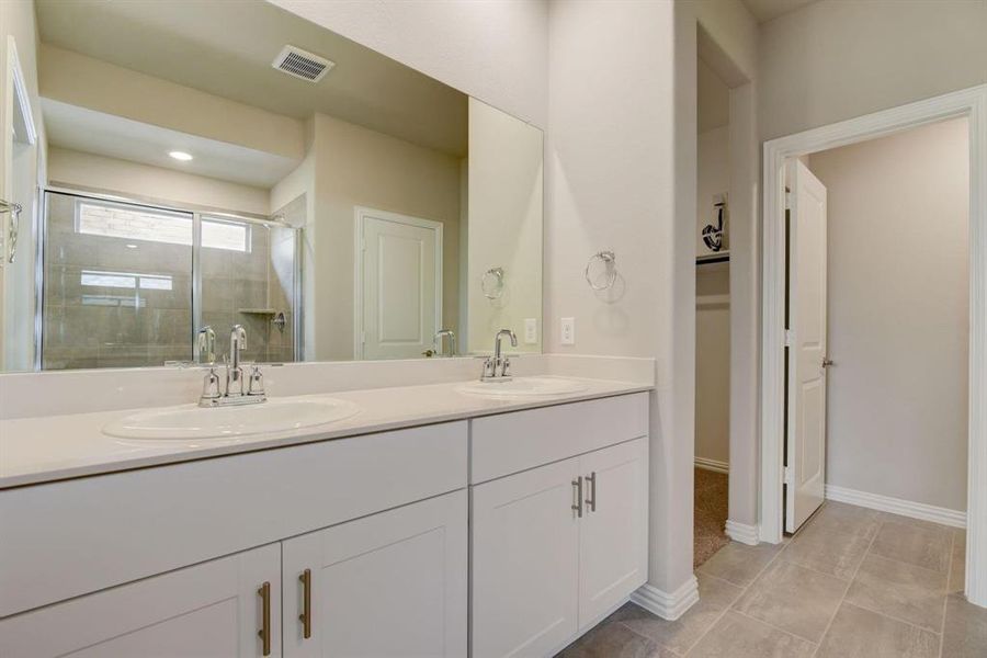 Furnished interior view inside a new home in Stratton Place, Greenville (Image 7).