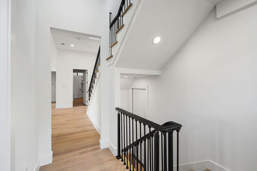Spacious, unfurnished interior of a new home in , Bellaire (Image 21). Spacious, unfurnished interior of a new home in , Bellaire (Image 21).