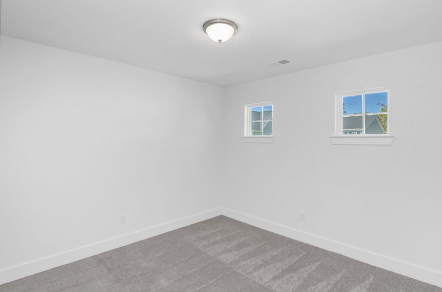 Spacious, unfurnished interior of a new home in Ashton Lakes, Lexington (Image 26).
