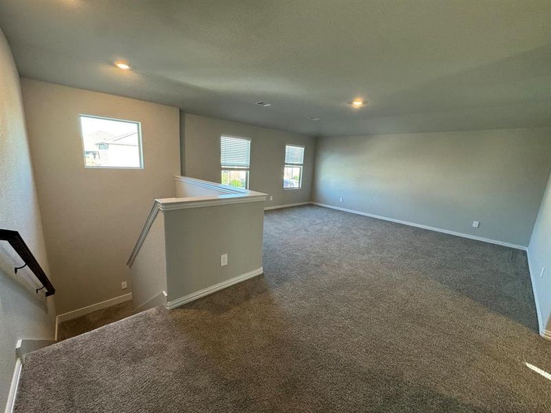 Spacious, unfurnished interior of a new home in Cibolo Hills, Fort Worth (Image 30). Spacious, unfurnished interior of a new home in Cibolo Hills, Fort Worth (Image 30).