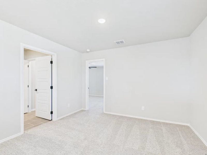 Spacious, unfurnished interior of a new home in Meadows at Oak Creek, San Antonio (Image 21). Spacious, unfurnished interior of a new home in Meadows at Oak Creek, San Antonio (Image 21).