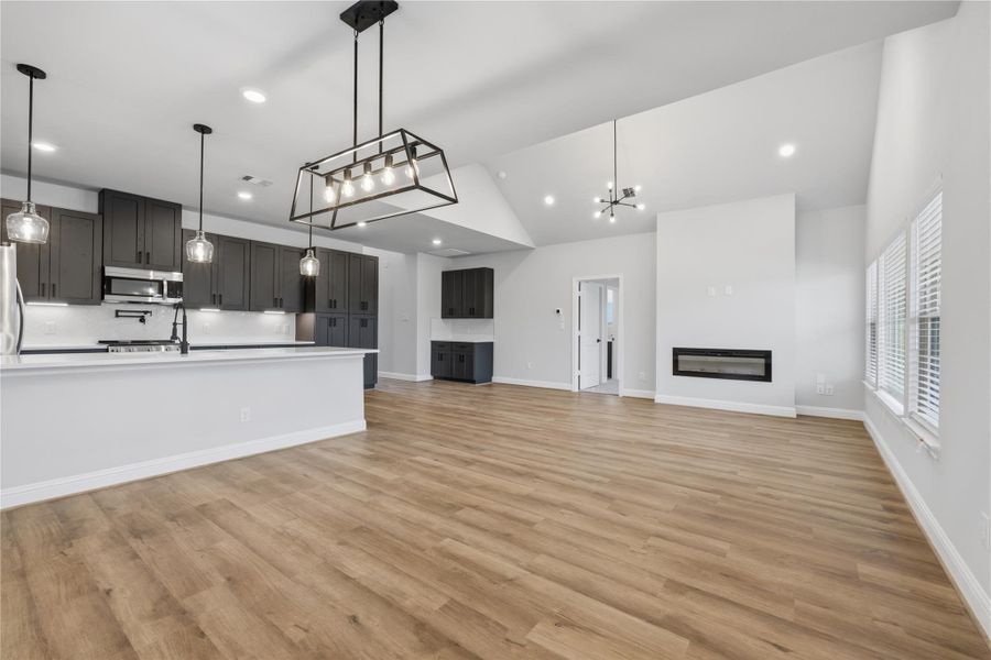 Spacious, unfurnished interior of a new home in Spring Branch Crossing, Conroe (Image 5). Spacious, unfurnished interior of a new home in Spring Branch Crossing, Conroe (Image 5).