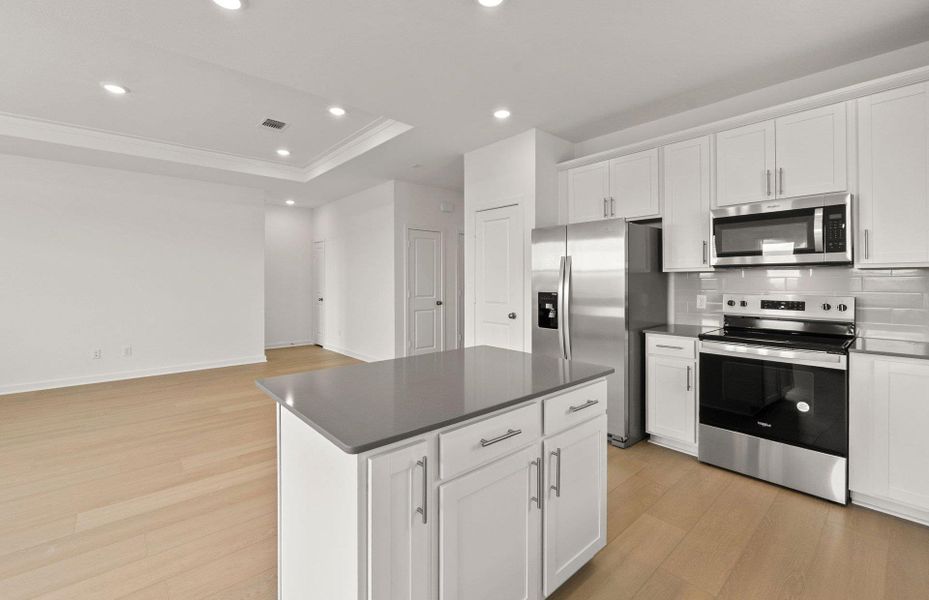 Furnished interior view inside a new home in Alto, San Marcos (Image 8).