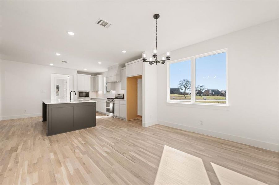 Spacious, unfurnished interior of a new home in The Resort on Eagle Mt. Lake, Fort Worth (Image 24).