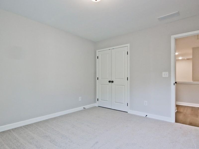 Spacious, unfurnished interior of a new home in Cherokee Township, Acworth (Image 35).