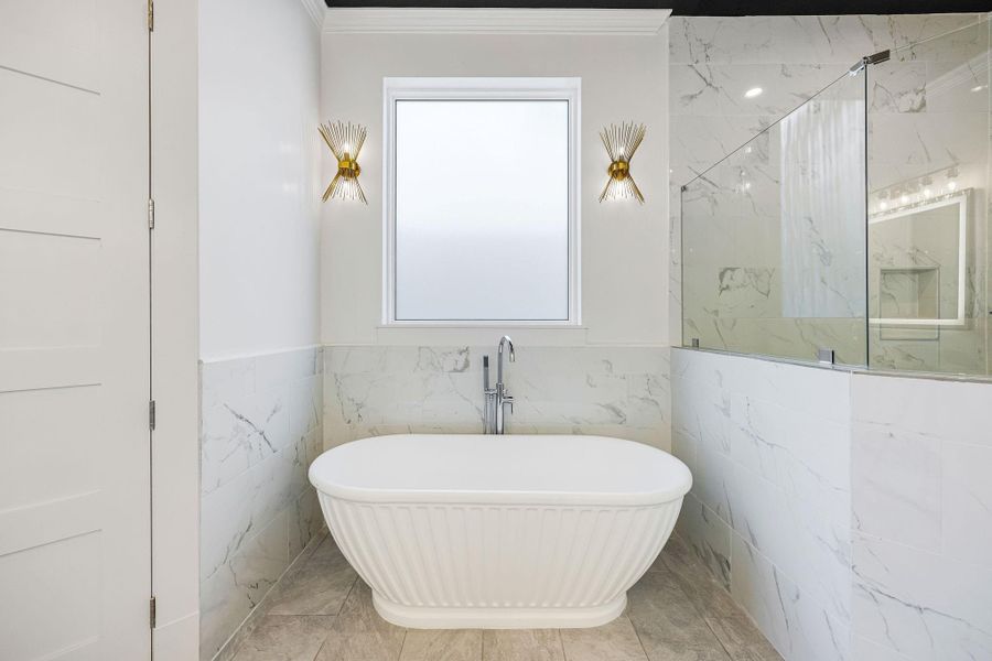Close-up of interior finishes inside a home in , Galveston (Image 22).