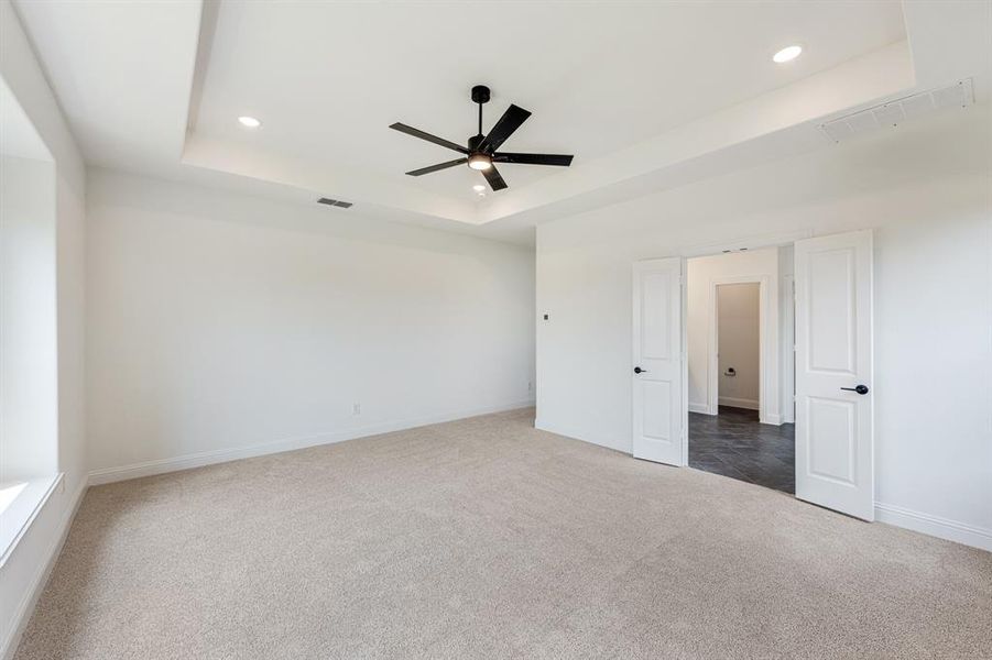 Spacious, unfurnished interior of a new home in Terracina, Rockwall (Image 29). Spacious, unfurnished interior of a new home in Terracina, Rockwall (Image 29).