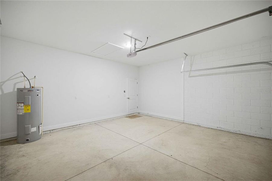 Spacious, unfurnished interior of a new home in , Dunnellon (Image 24). Spacious, unfurnished interior of a new home in , Dunnellon (Image 24).