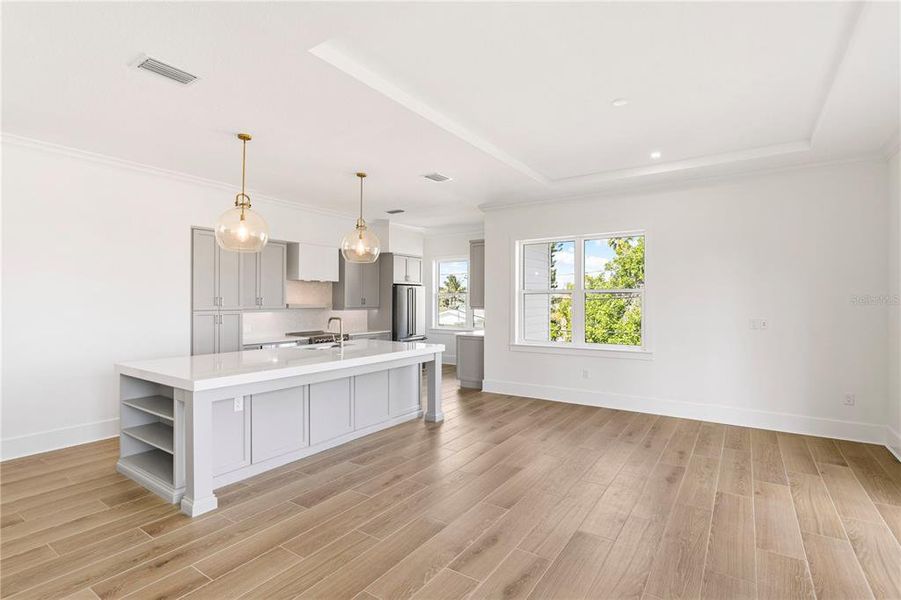 Spacious, unfurnished interior of a new home in , St. Petersburg (Image 32).