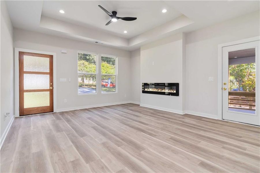 Spacious, unfurnished interior of a new home in , Atlanta (Image 12).