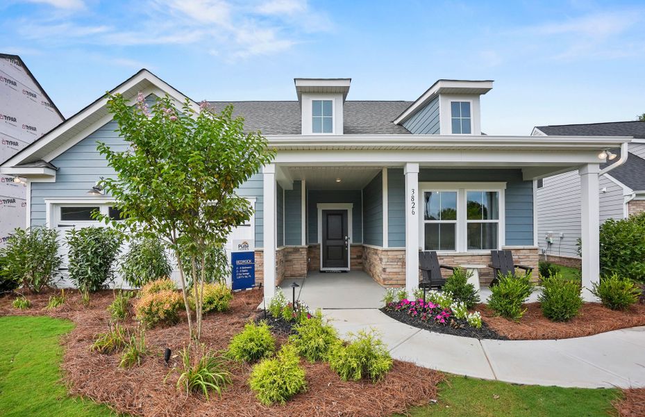 Representative exterior details of a home built from the Bedrock by Pulte Homes in The Retreat at Carolina Ridge, Harrisburg (Image 39).