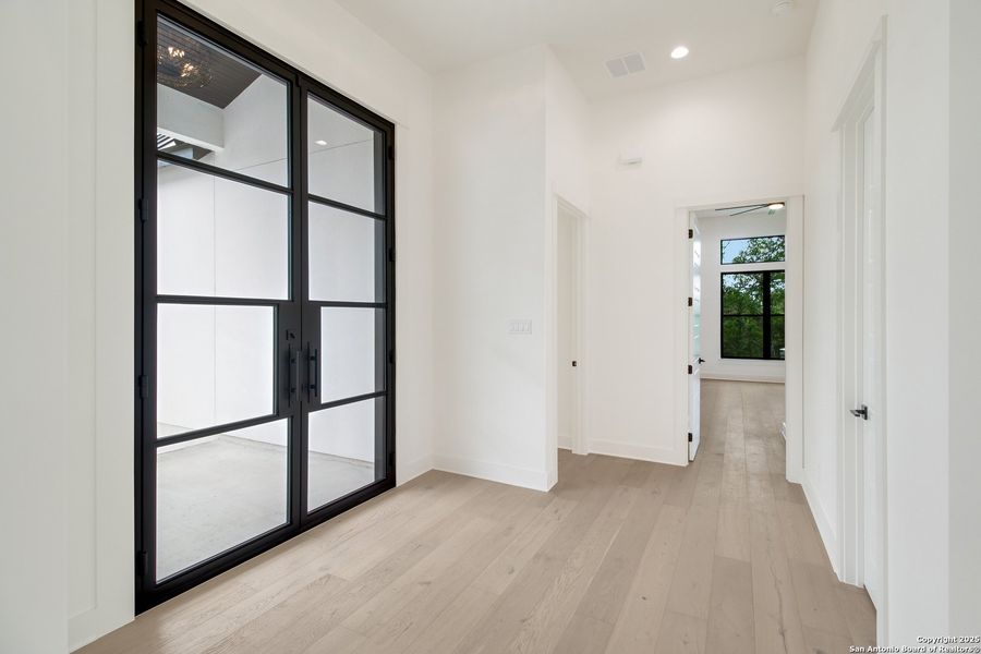 Spacious, unfurnished interior of a new home in , Spring Branch (Image 23). Spacious, unfurnished interior of a new home in , Spring Branch (Image 23).
