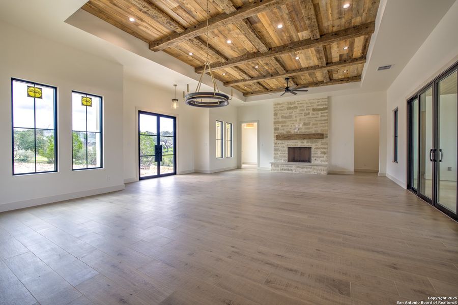 Spacious, unfurnished interior of a new home in , New Braunfels (Image 19).