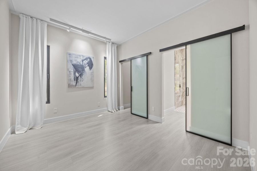 Spacious, unfurnished interior of a new home in , Charlotte (Image 28).