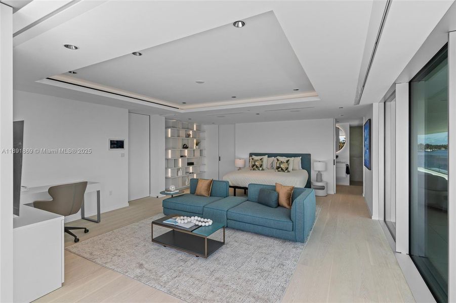 Furnished interior view inside a new home in , Fort Lauderdale (Image 10).