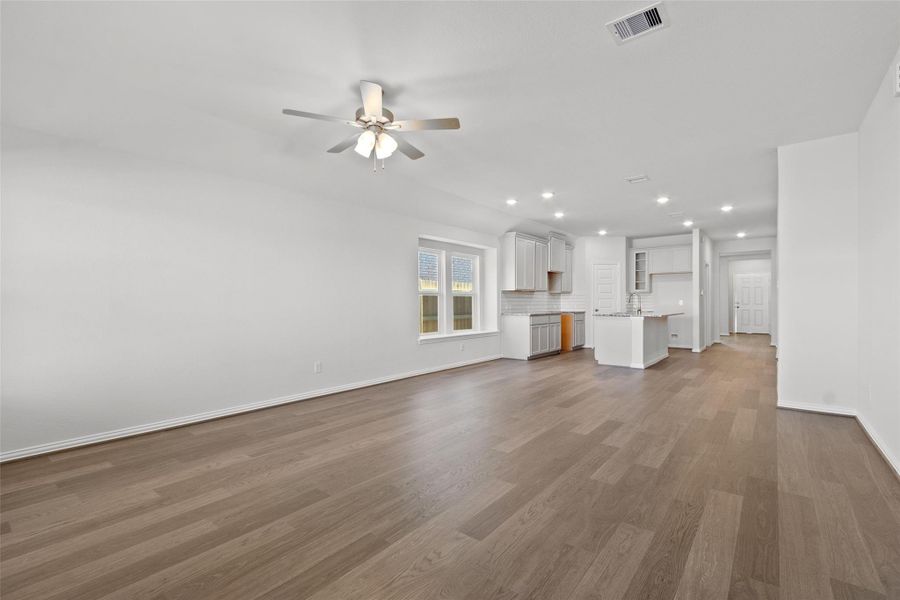 Image 16 of a home in Cypress Green. Image 16 of a home in Cypress Green.