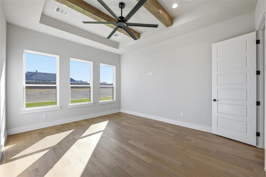 Spacious, unfurnished interior of a new home in , Aledo (Image 18).