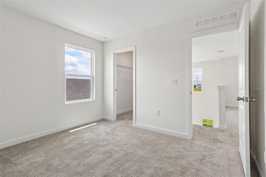 Spacious, unfurnished interior of a new home in Hamilton Bluff, Haines City (Image 23).