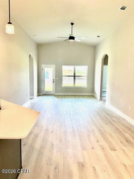 Spacious, unfurnished interior of a new home in Parkbrook, Panama City (Image 12).