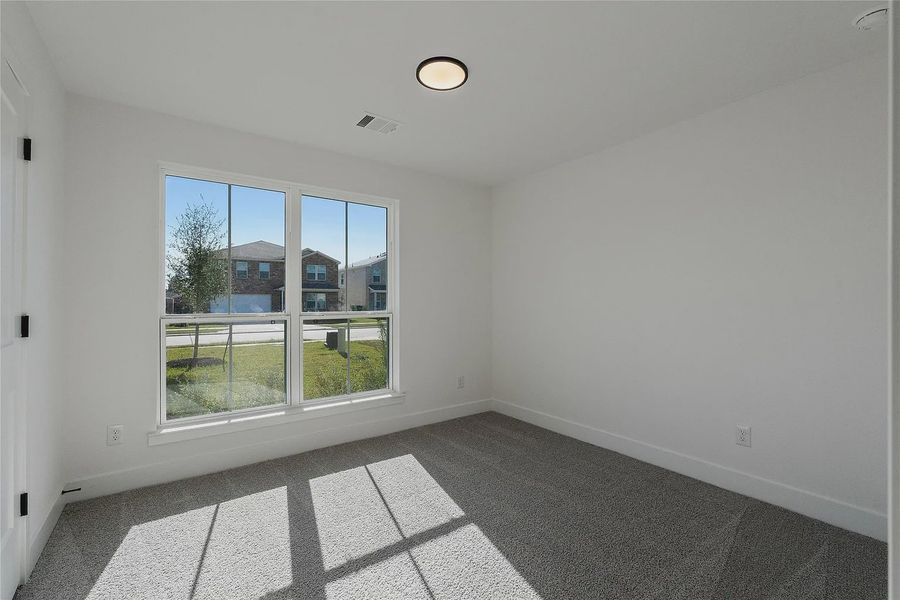 Spacious, unfurnished interior of a new home in Grand Oaks Reserve, Cleveland (Image 26).