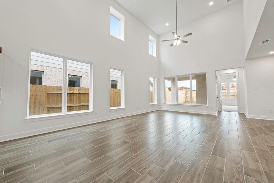 Representative image. Features, specifications, selections and colors may vary. Representative image. Features, specifications, selections and colors may vary.